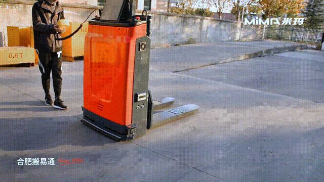 米玛MQV 全向AGV本体.gif